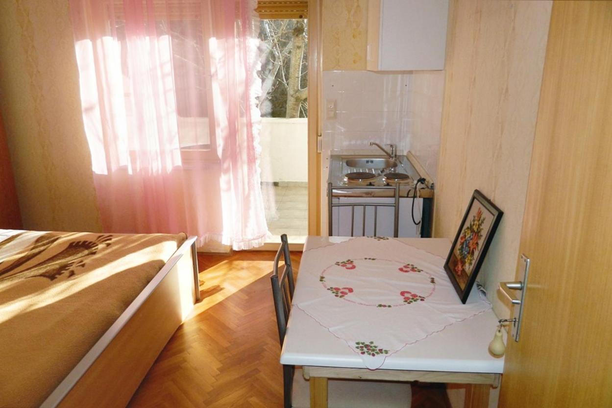 Studio Palit 3195A Kültér fotó