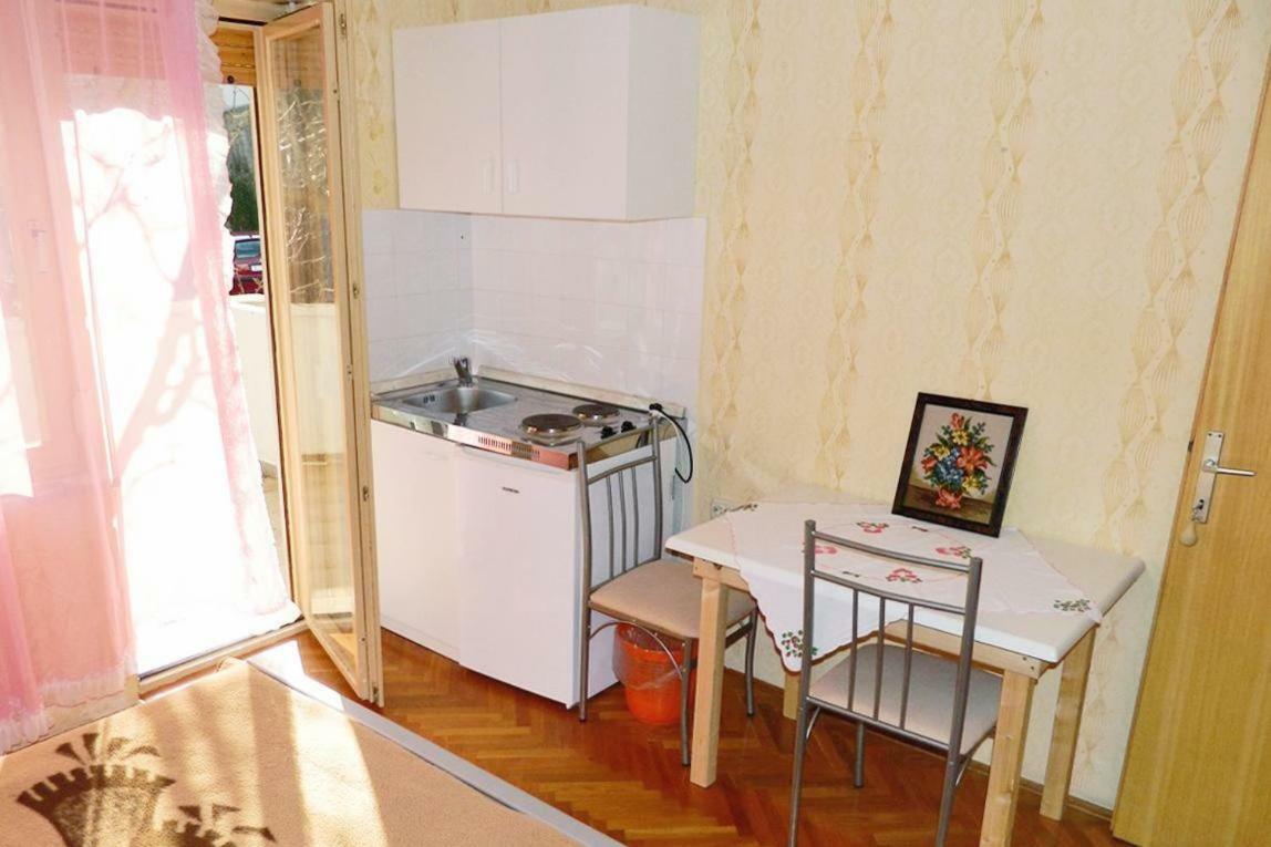 Studio Palit 3195A Kültér fotó